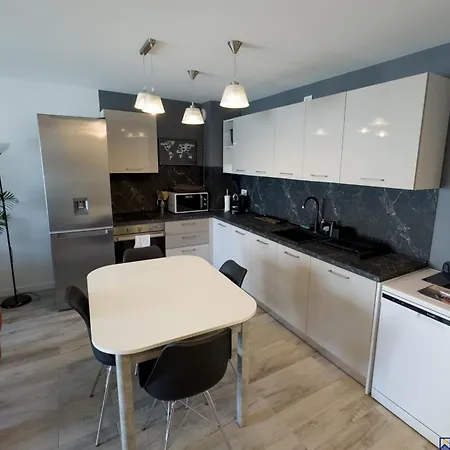 Appartement Les Pins Avec Terrasse